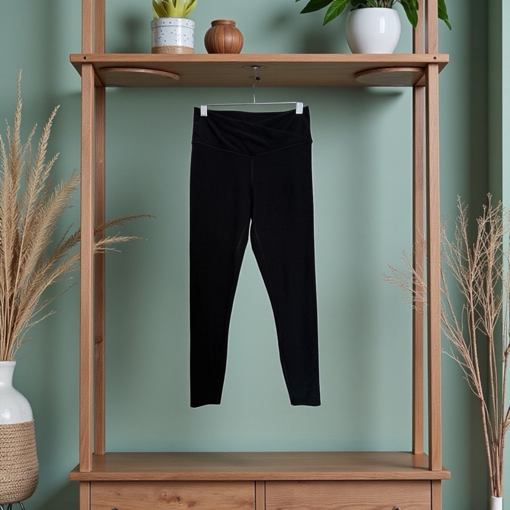 Abercrombie & Fitch Black V-Waist Leggings - Picture 5 of 7